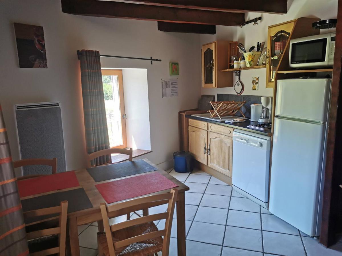 Le Moulin De La Fortie, *