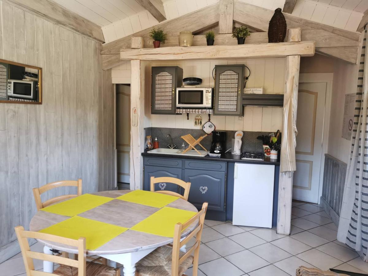 Le Moulin De La Fortie, *